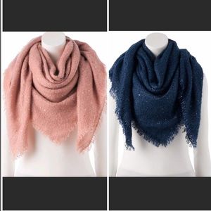 NWT Shine Boucle Square Blanket Scarf